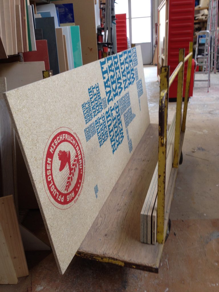 Bäume schonen: Dieser Werkstoff ist plantbased aus schnell nachwachsenden Rohstoffen vom Acker.